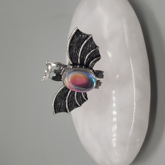 Rainbow Topaz Bat Ring - Picture 9 of 9